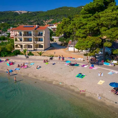 Apartment Villa Alba Rab Banjol Exterior photo