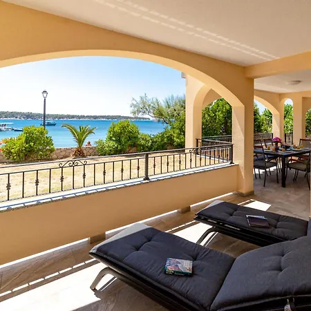 Apartment Villa Alba Rab Banjol Exterior photo